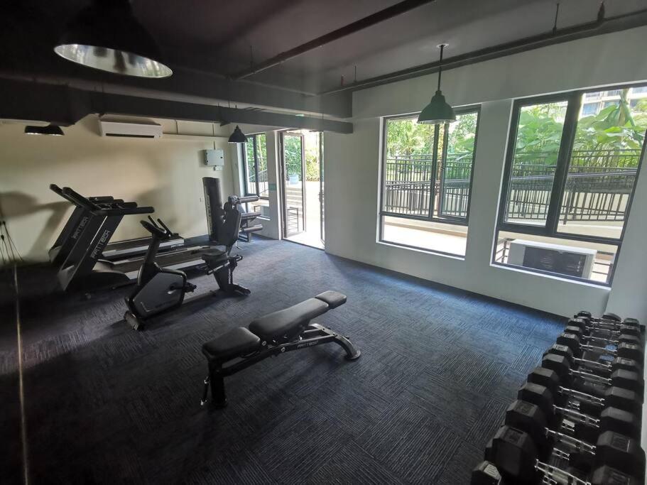 Central Park 1 Bedroom & Studio