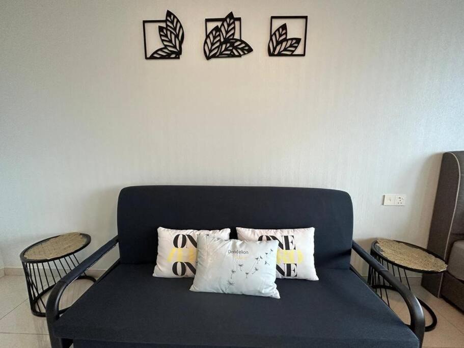 Central Park 1 Bedroom & Studio