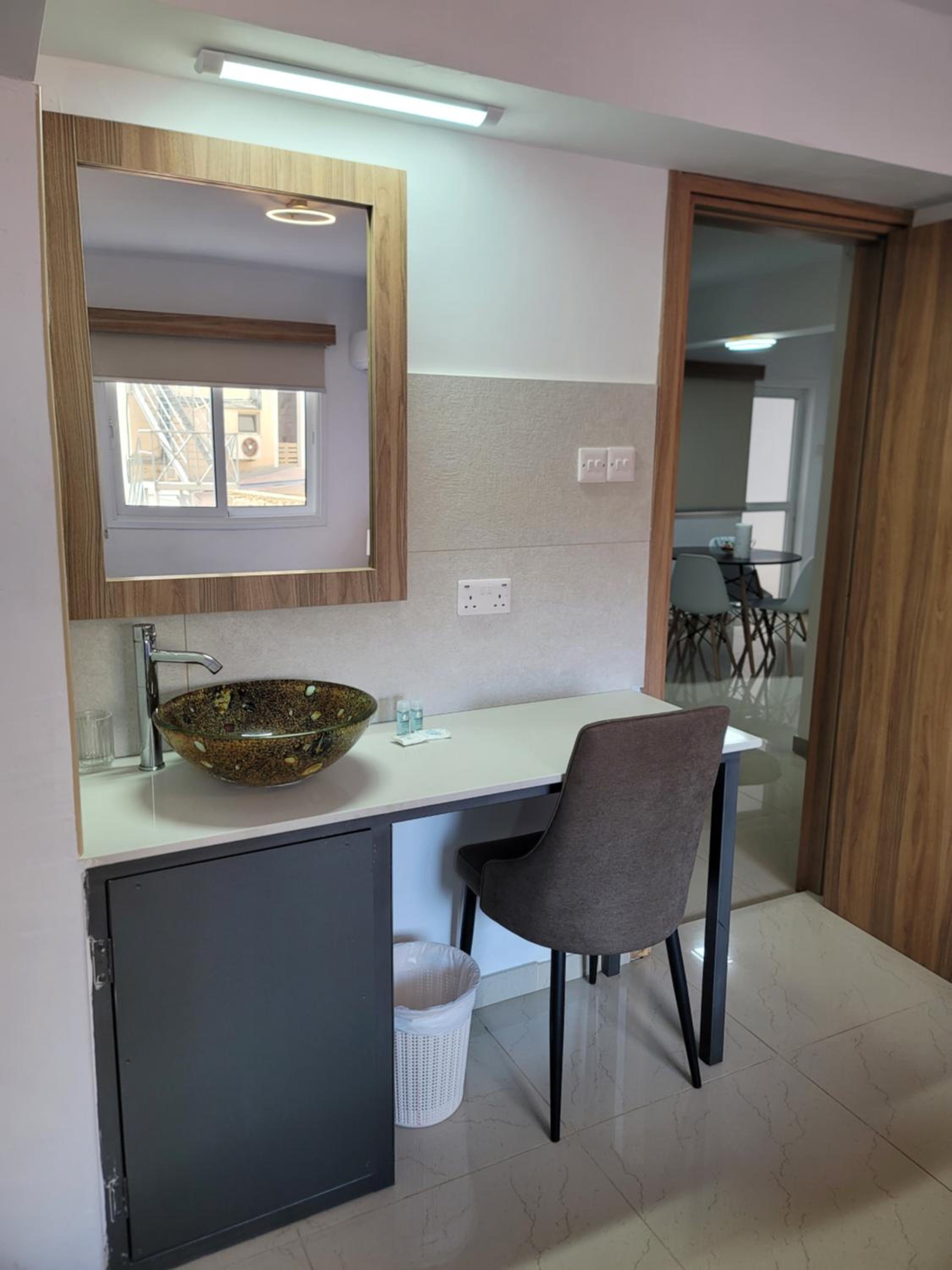 Palm Sea Suite 17