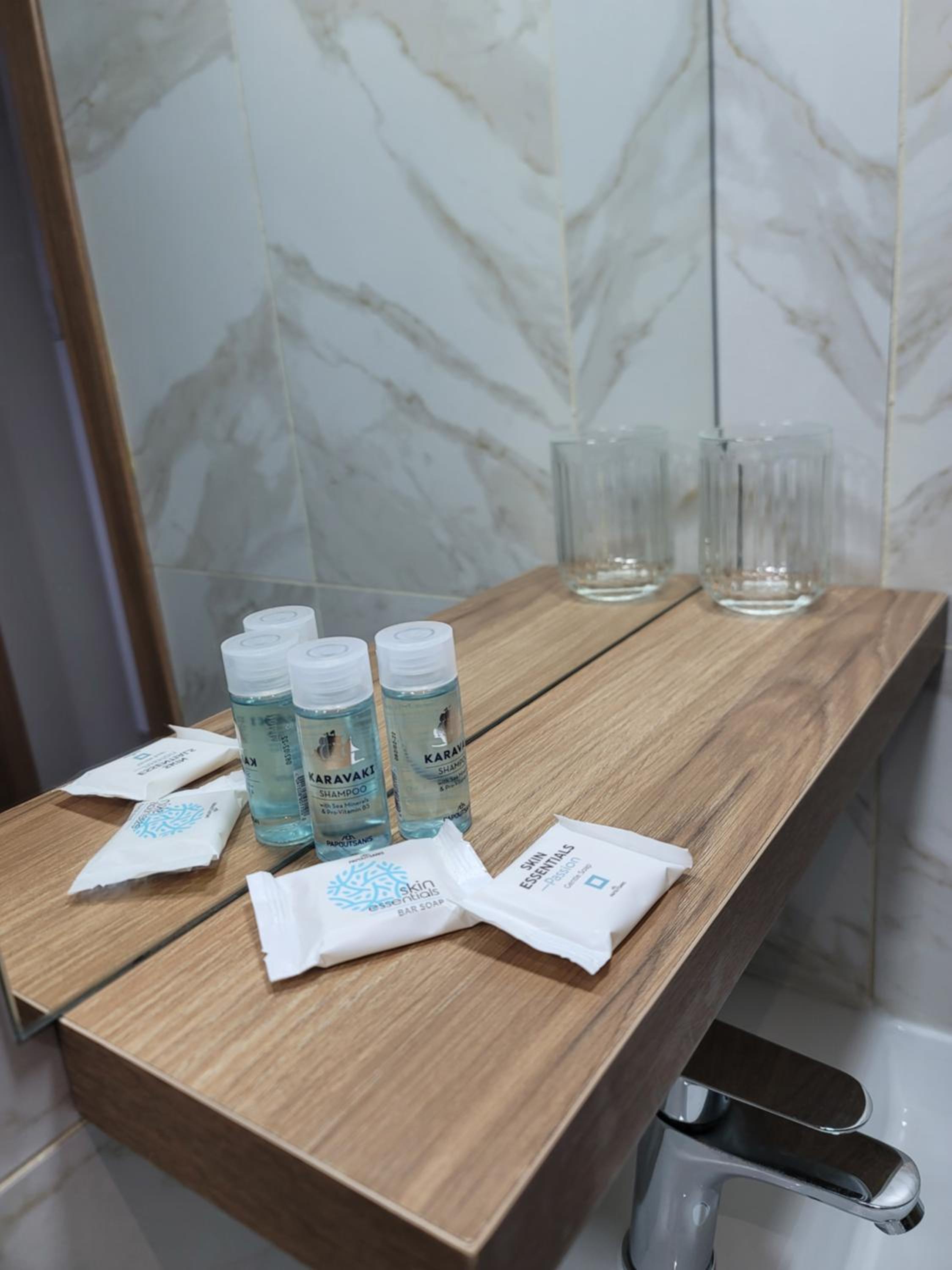 Palm Sea Suite 17