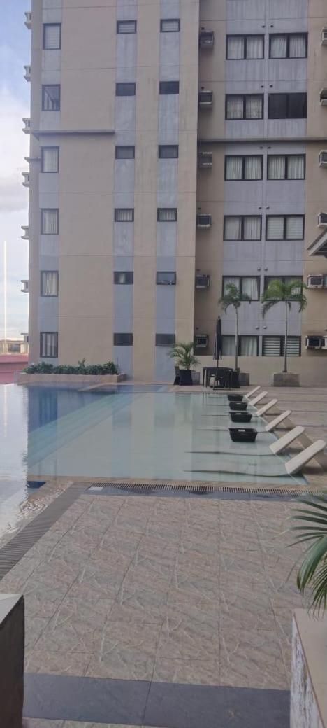 Spacious 1 bed condo in CEBU CITY view 2