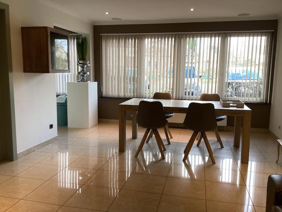 apartment 2 miles from Maastricht