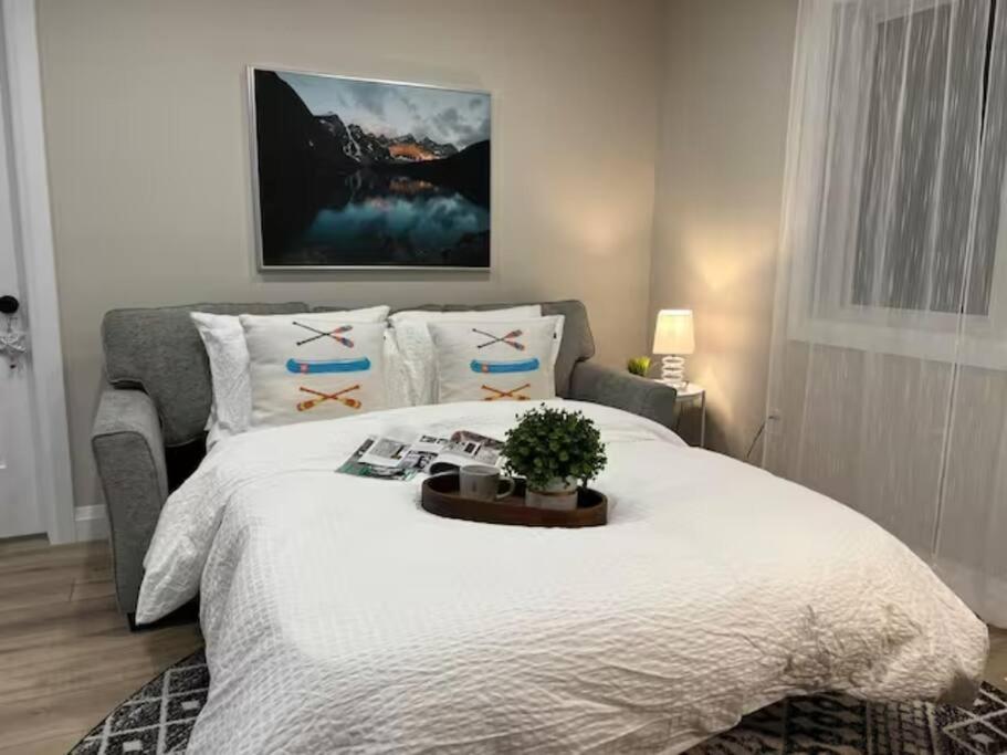Lux Winter Getaway with Hot Tub, Sauna, EV charger
