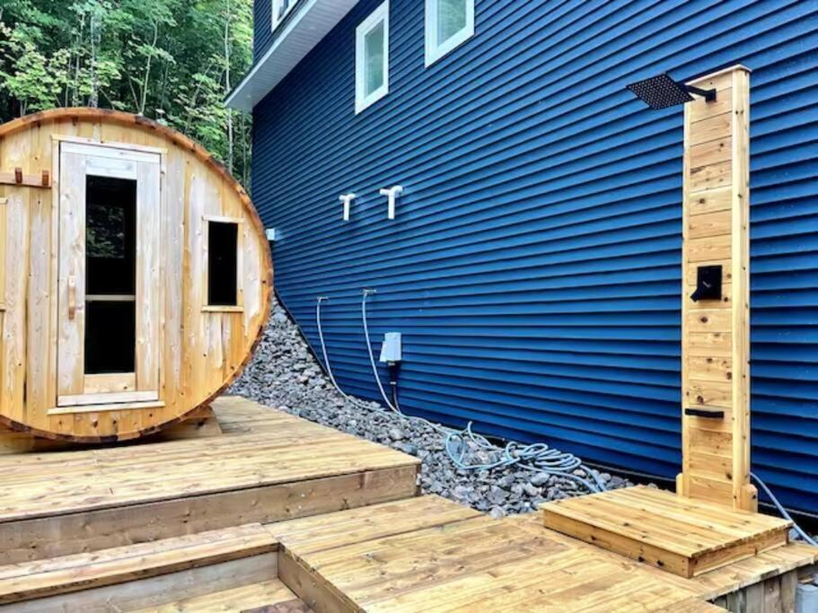 Lux Winter Getaway with Hot Tub, Sauna, EV charger