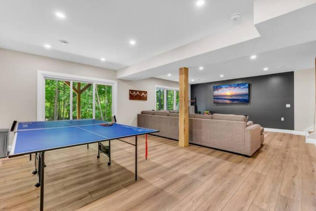 Lux Winter Getaway with Hot Tub, Sauna, EV charger