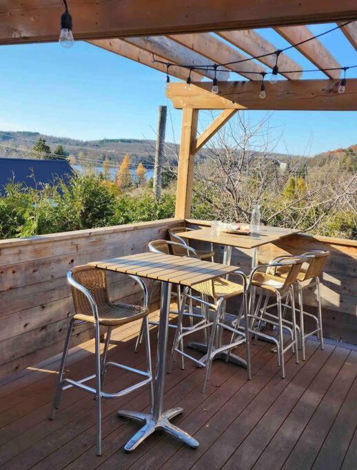 Lux Winter Getaway with Hot Tub, Sauna, EV charger