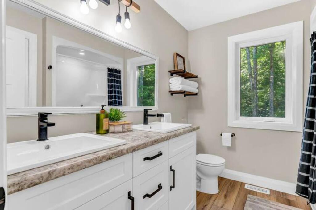 Lux Winter Getaway with Hot Tub, Sauna, EV charger