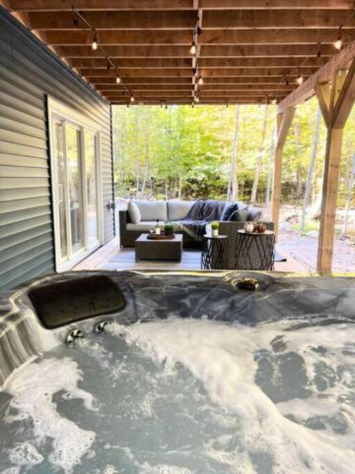 Lux Winter Getaway with Hot Tub, Sauna, EV charger