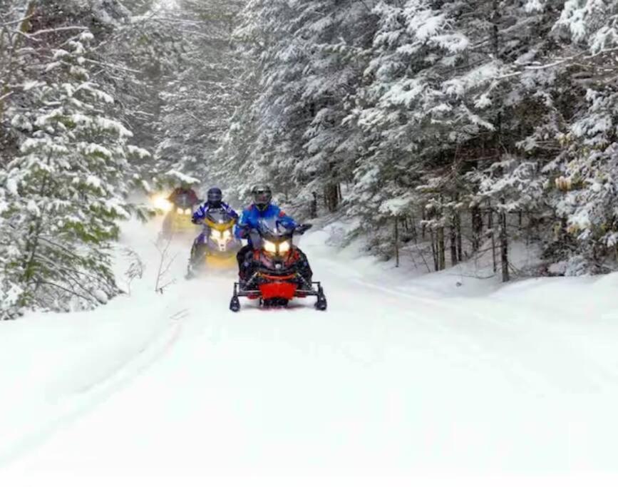Lux Winter Getaway with Hot Tub, Sauna, EV charger