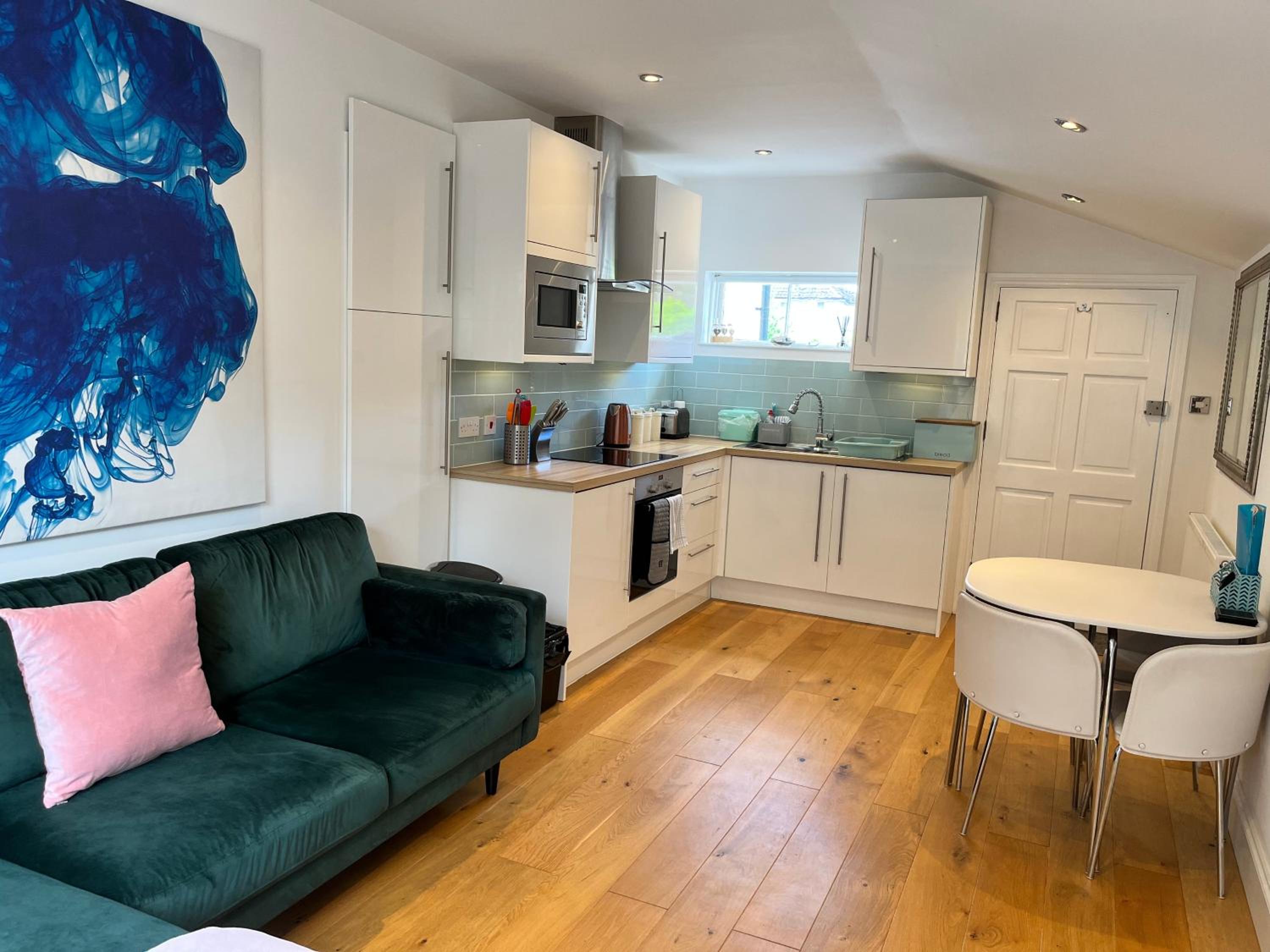 Lovely Annexe near Surbiton/Kingston, SW London view 5