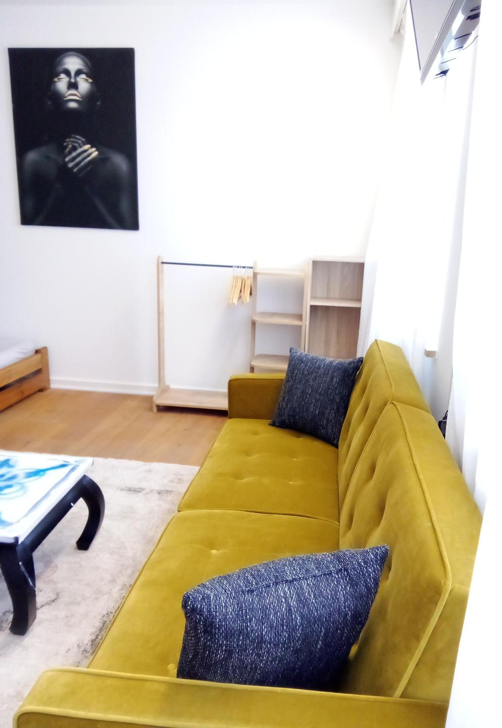 Virginie Apartments - großzügige 145 qm mit Balkon und Parkplatz
