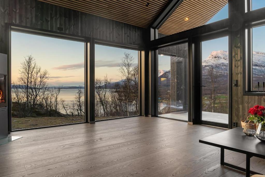 Nybygget arkitekt tegnet Snøhetta i vakker natur view 2