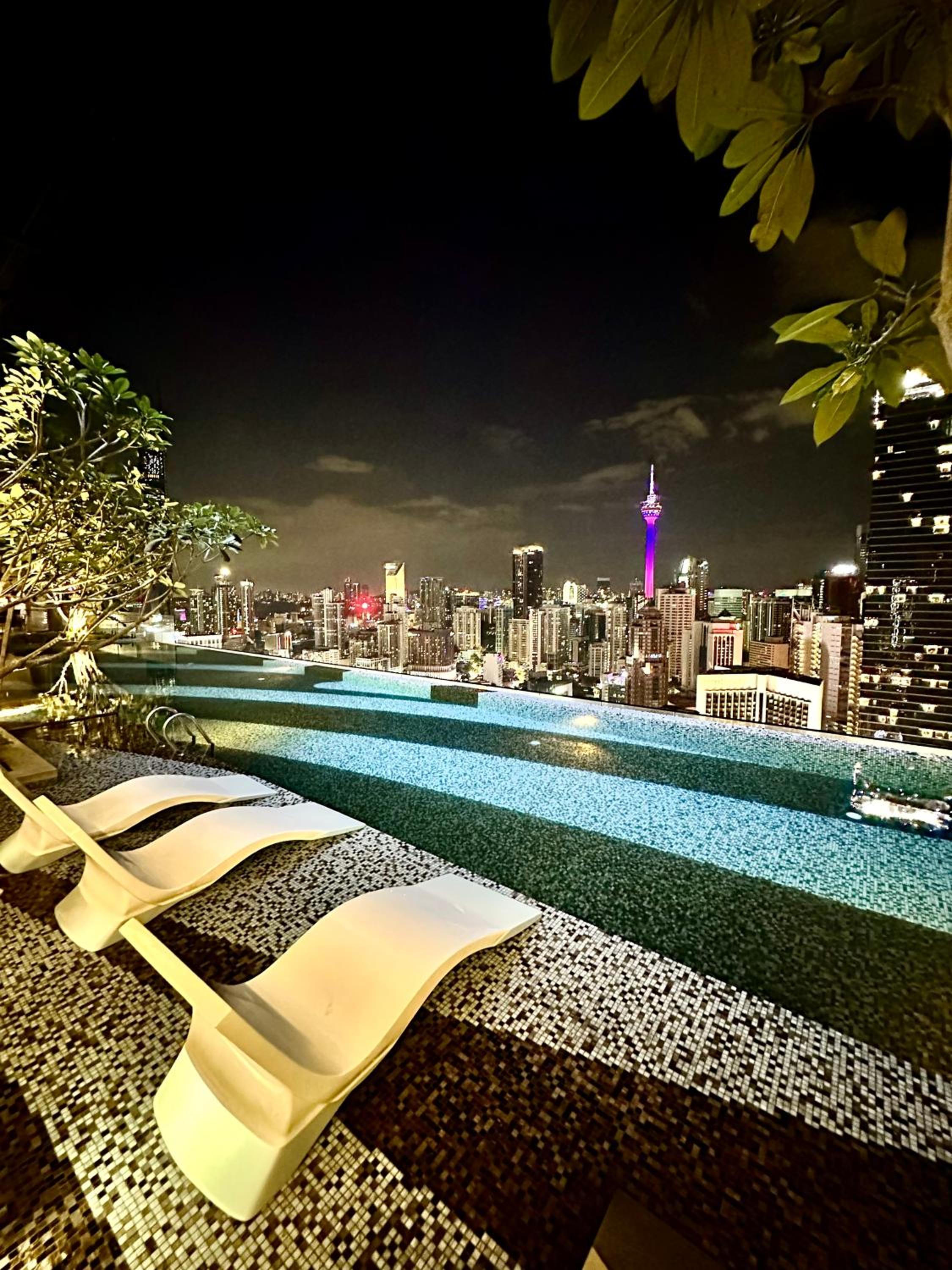 AXON RESIDENCE AT BUKIT BiNTANG KUALA LAMPUR
