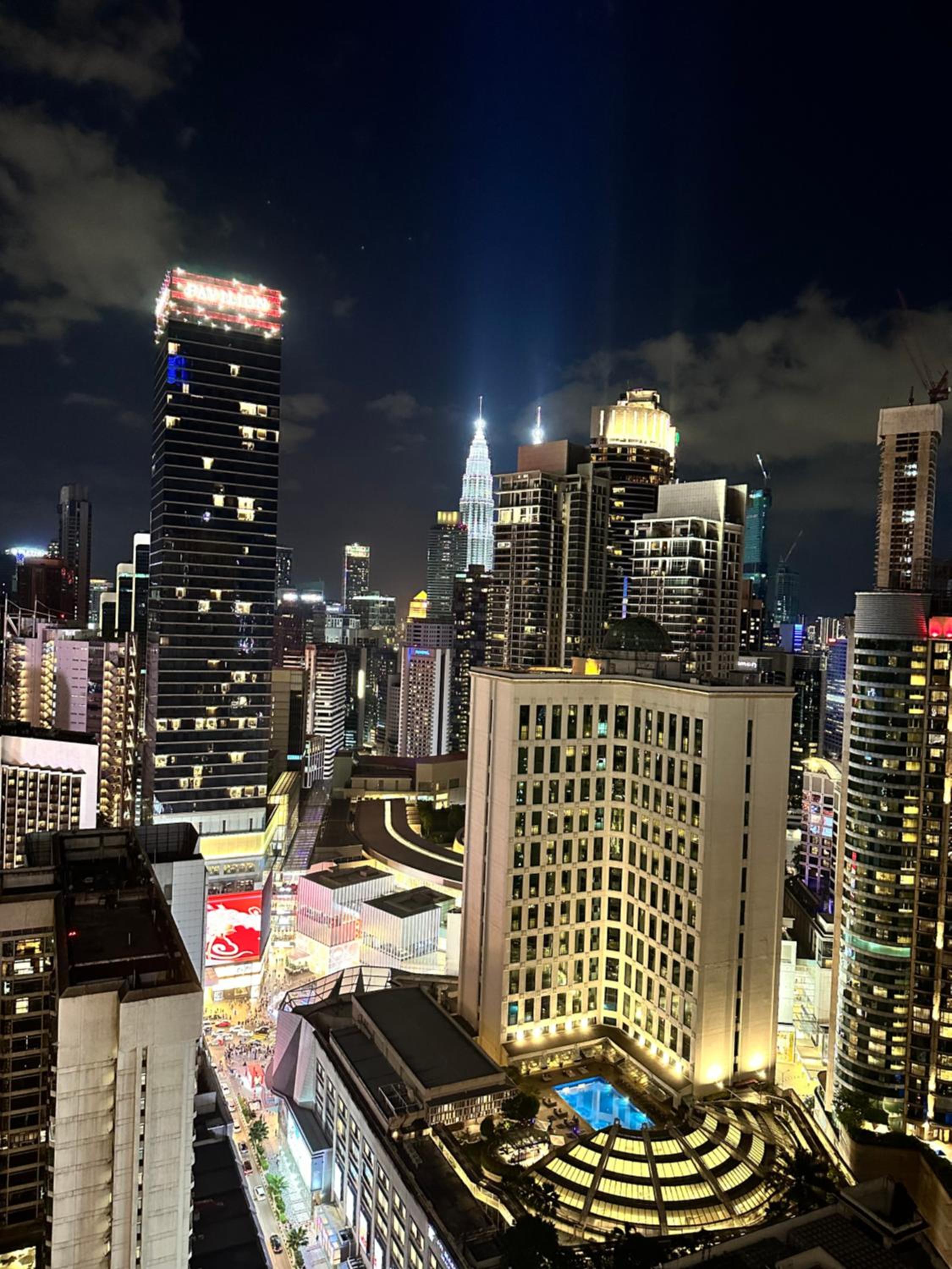 AXON RESIDENCE AT BUKIT BiNTANG KUALA LAMPUR