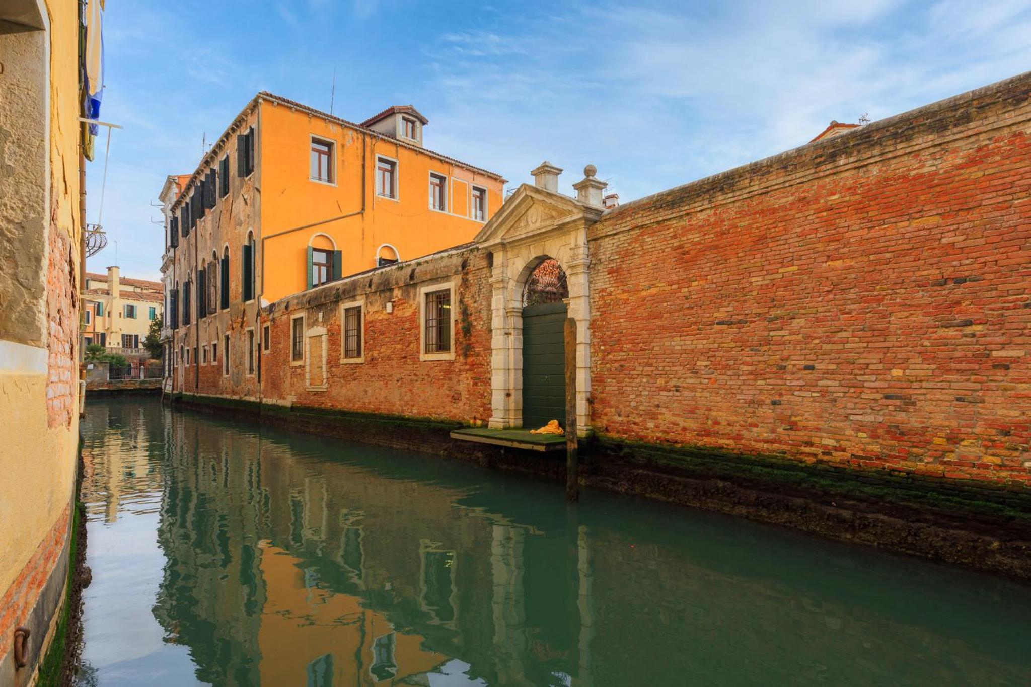 Ca' San Giacomo canal view