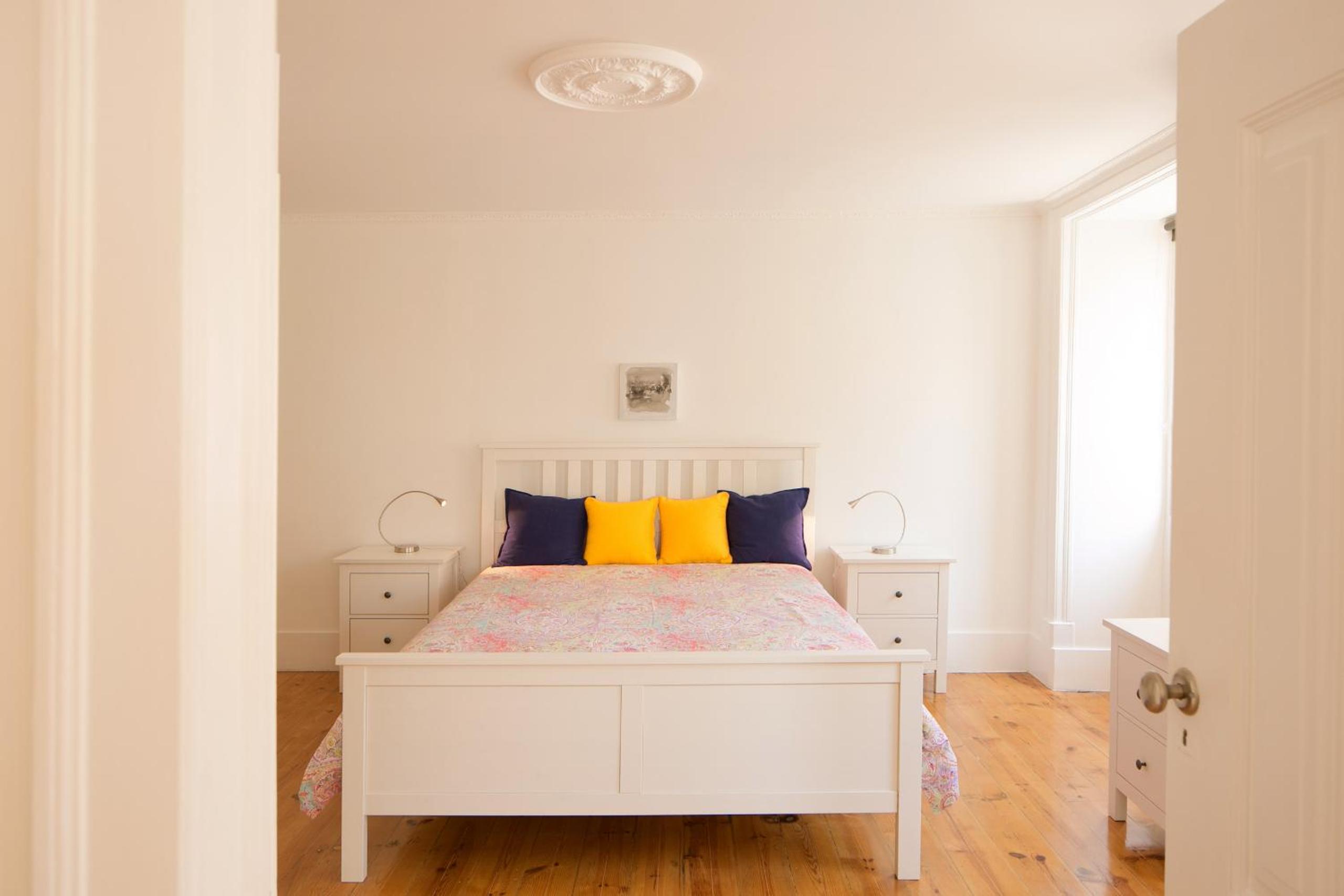 Bright and Spacious Apartment in historic Lisbon neighborhood - TTL269 view 5
