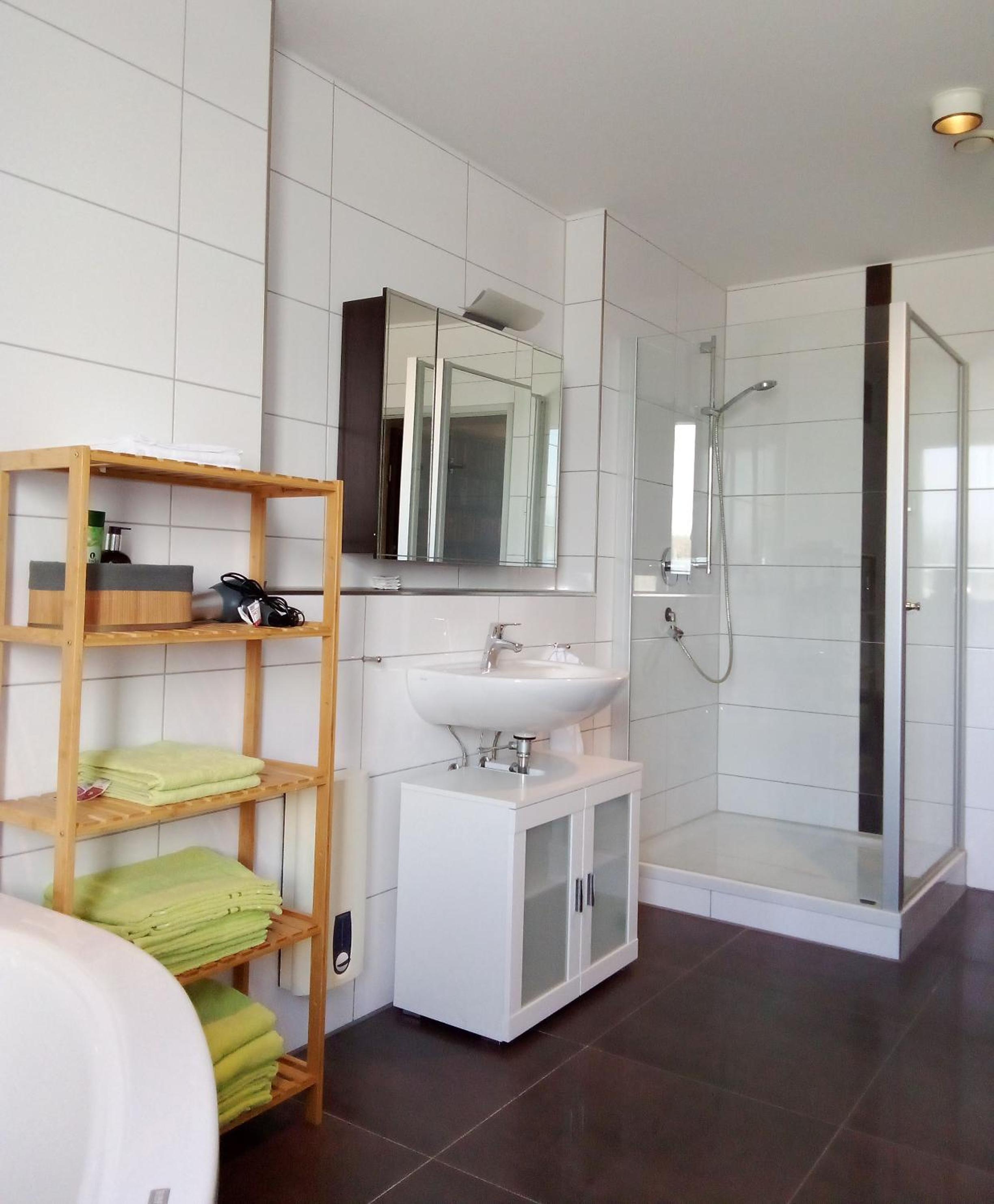 Virginie Apartments - großzügige 145 qm mit Balkon und Parkplatz