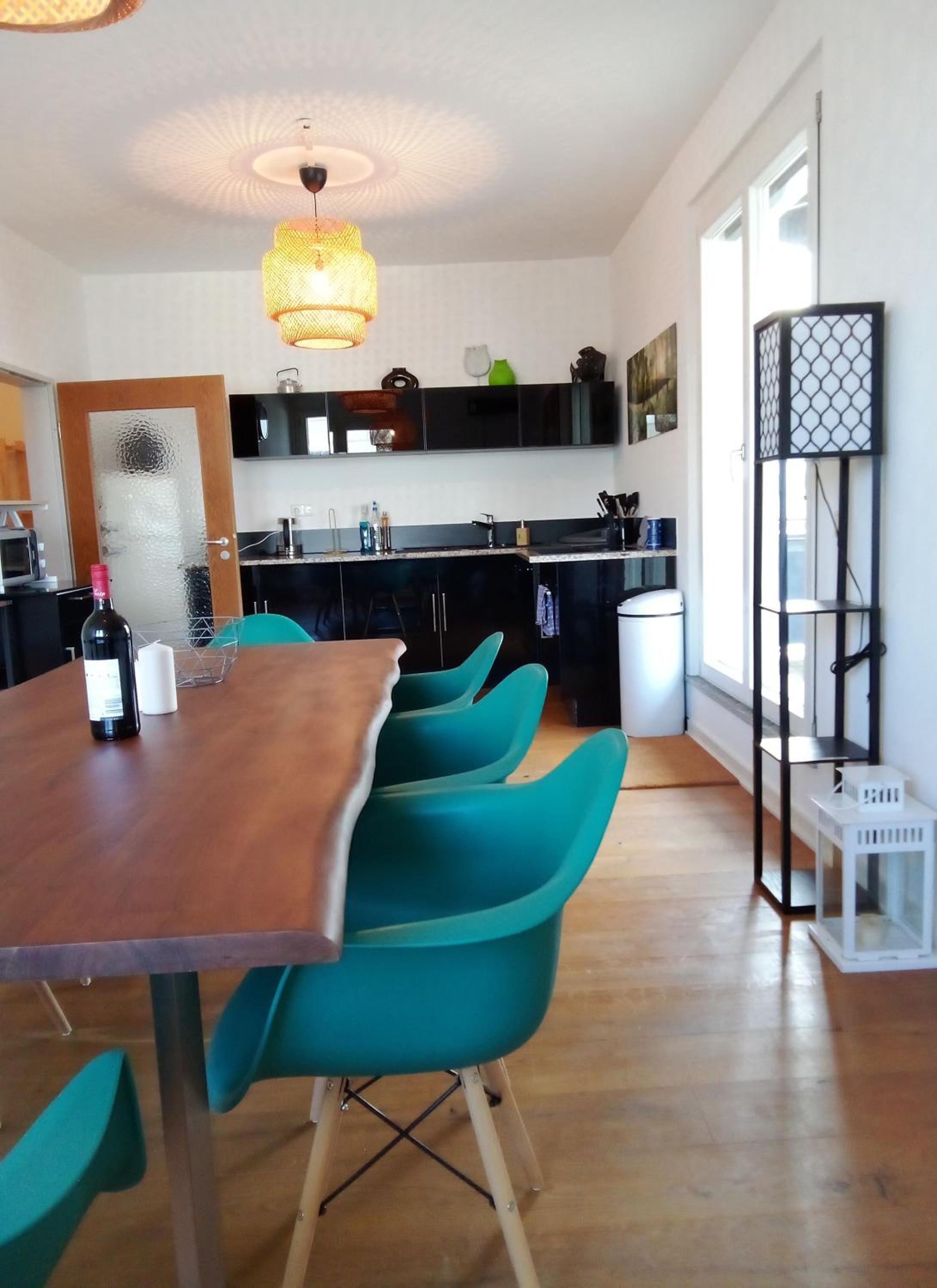 Virginie Apartments - großzügige 145 qm mit Balkon und Parkplatz