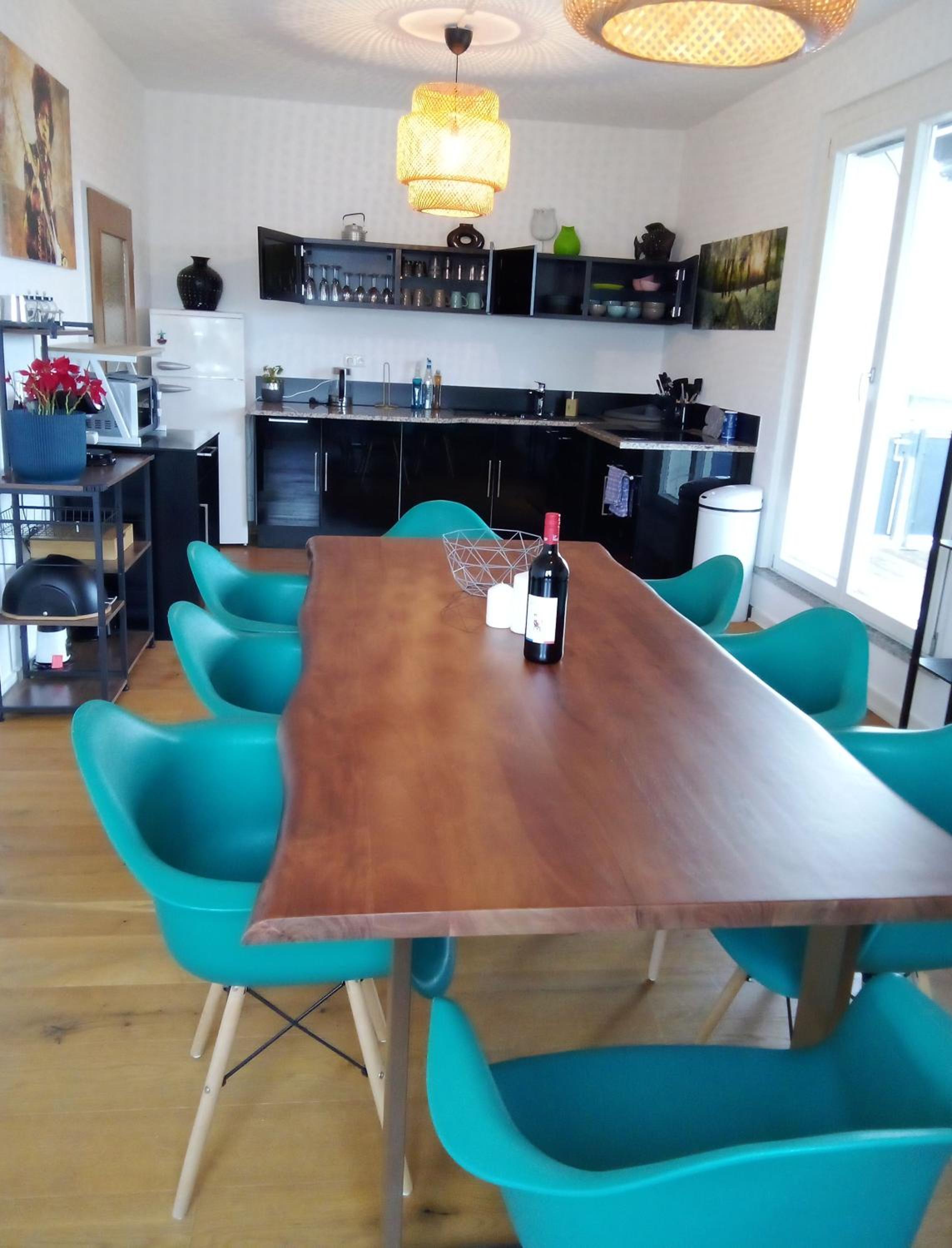 Virginie Apartments - großzügige 145 qm mit Balkon und Parkplatz