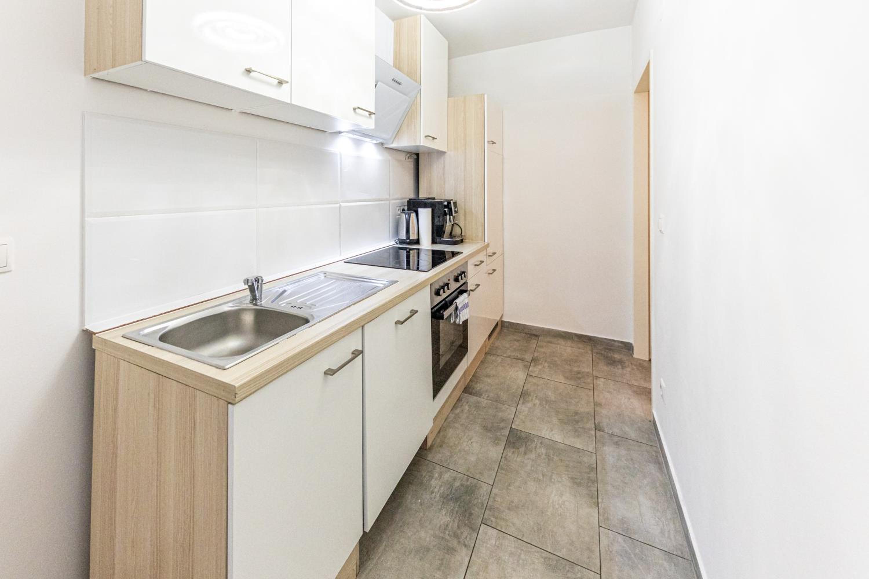 CENTRAL & AFFORDABLE by JR City Apartments