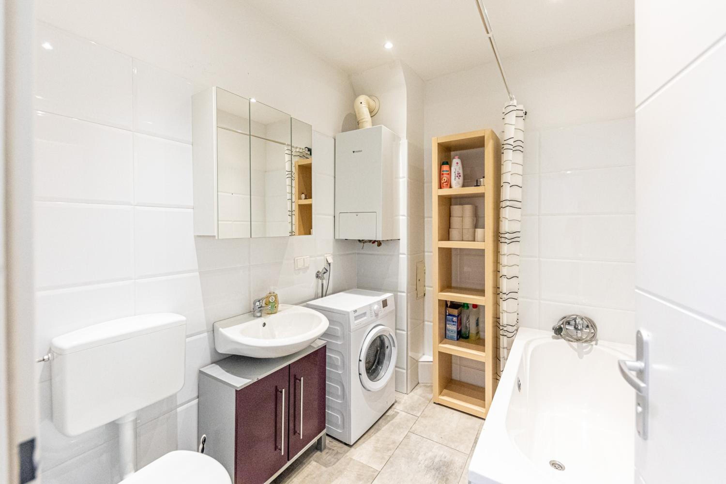 CENTRAL & AFFORDABLE by JR City Apartments