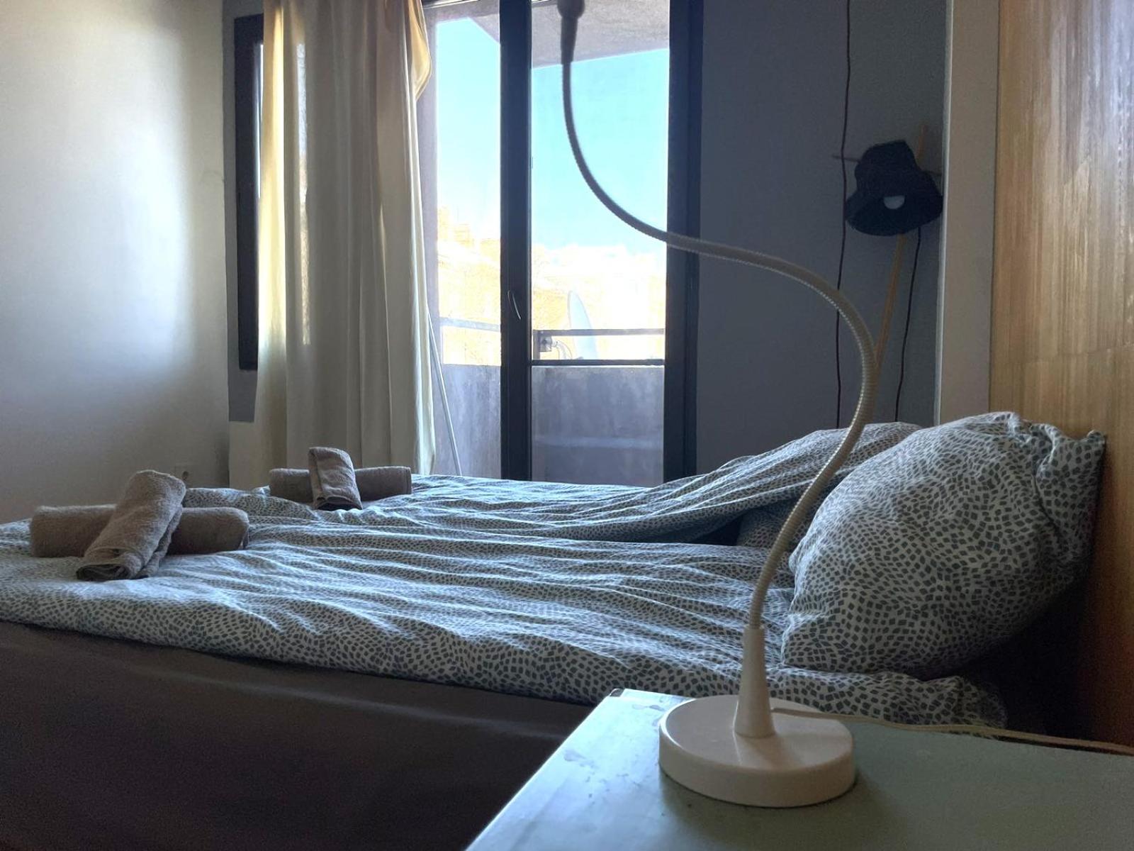 Central Apartment with Free Parking and Balcony