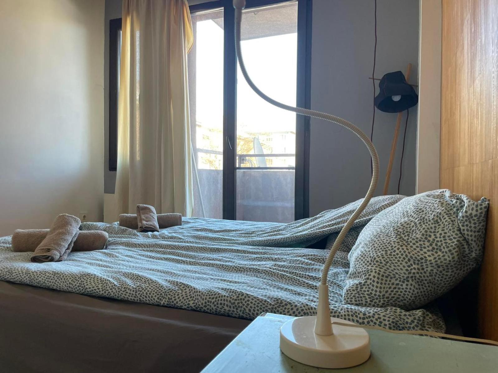 Central Apartment with Free Parking and Balcony