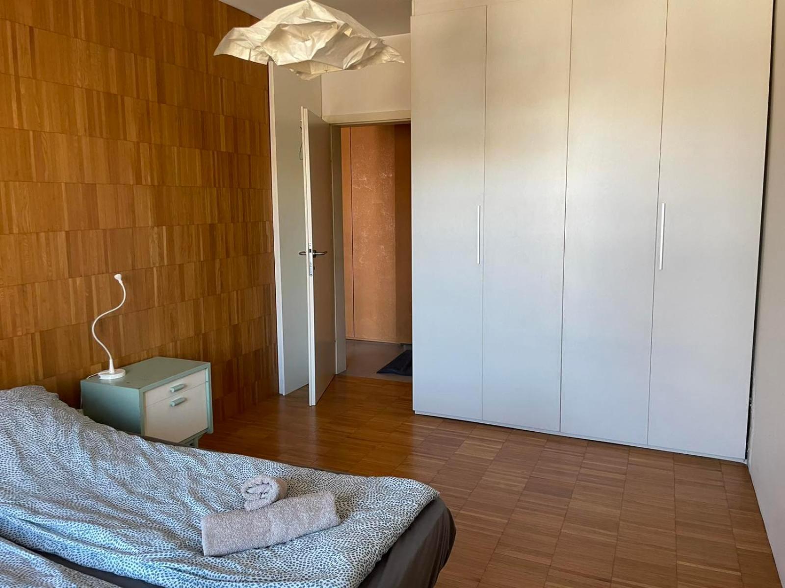 Central Apartment with Free Parking and Balcony