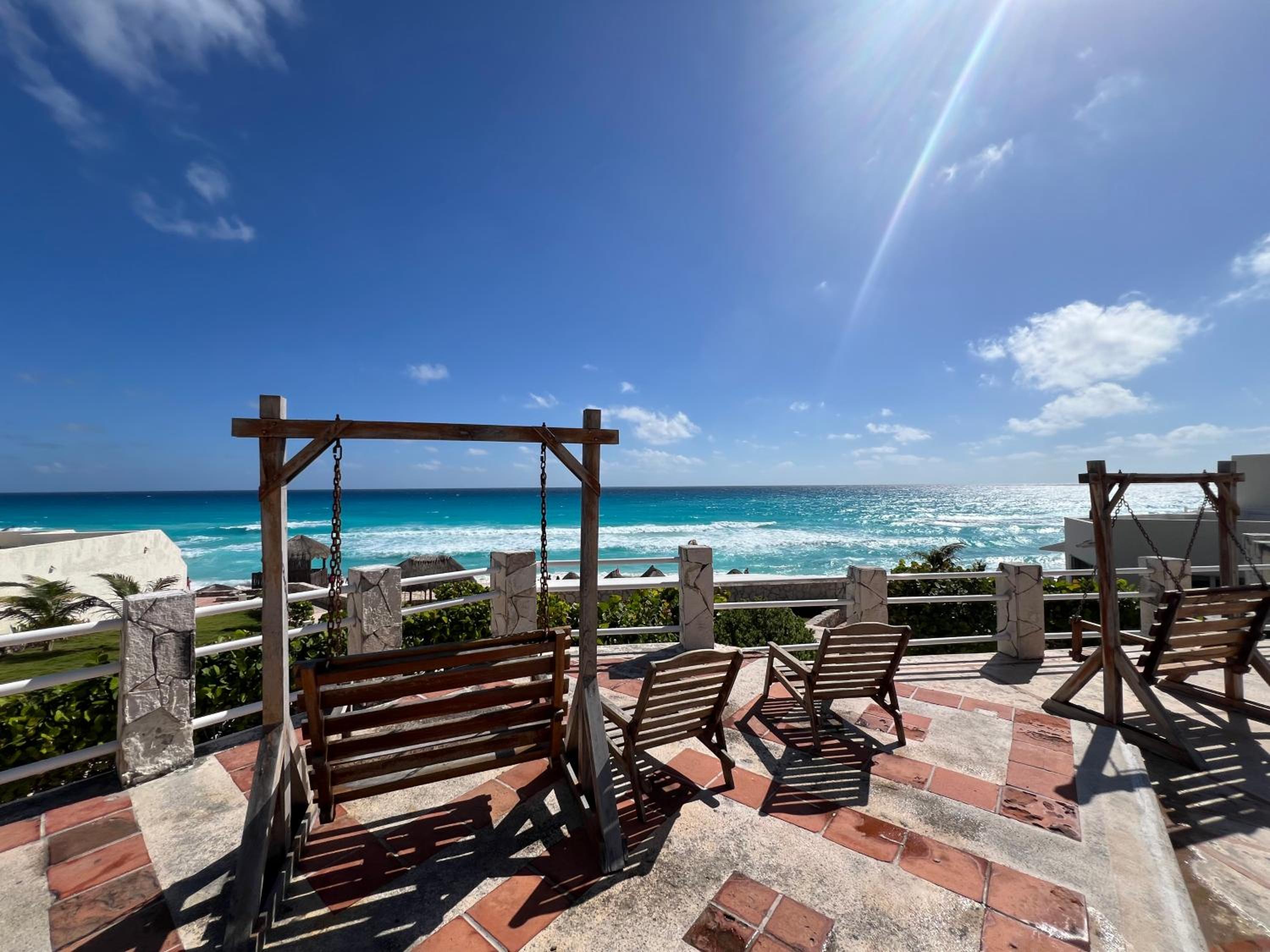 Cozy Studio in Beachfront Resort with Beautiful Sunset Views
