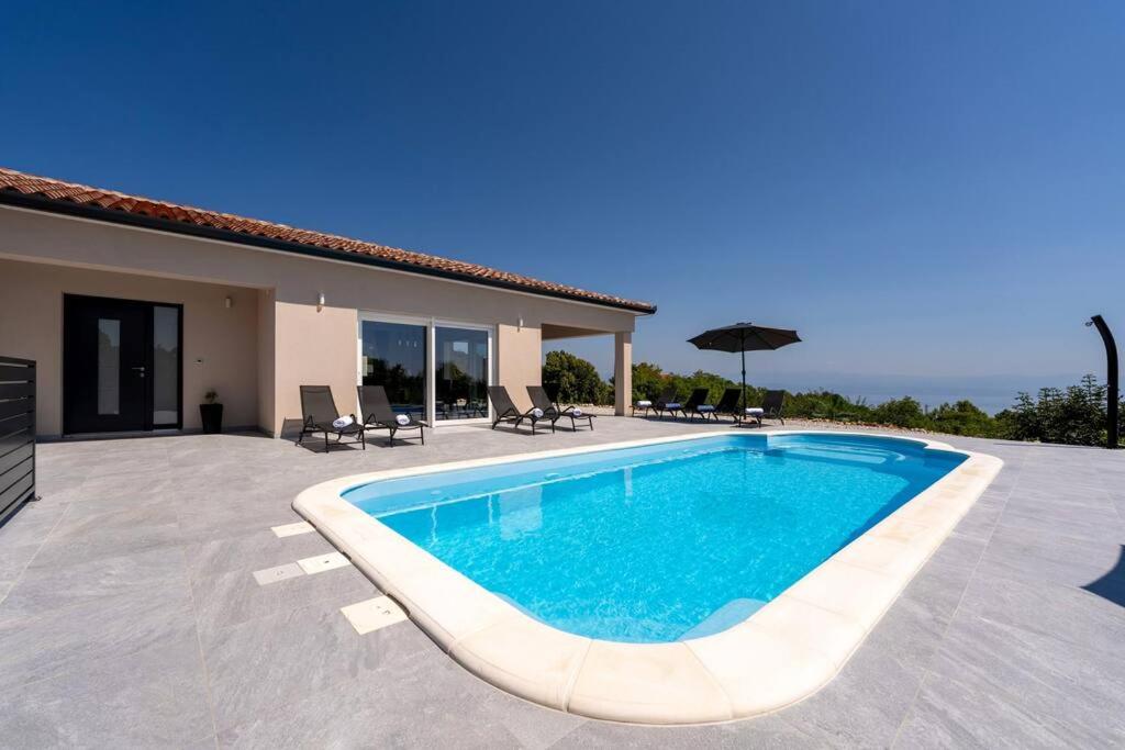 Villa HillSea by Briskva
