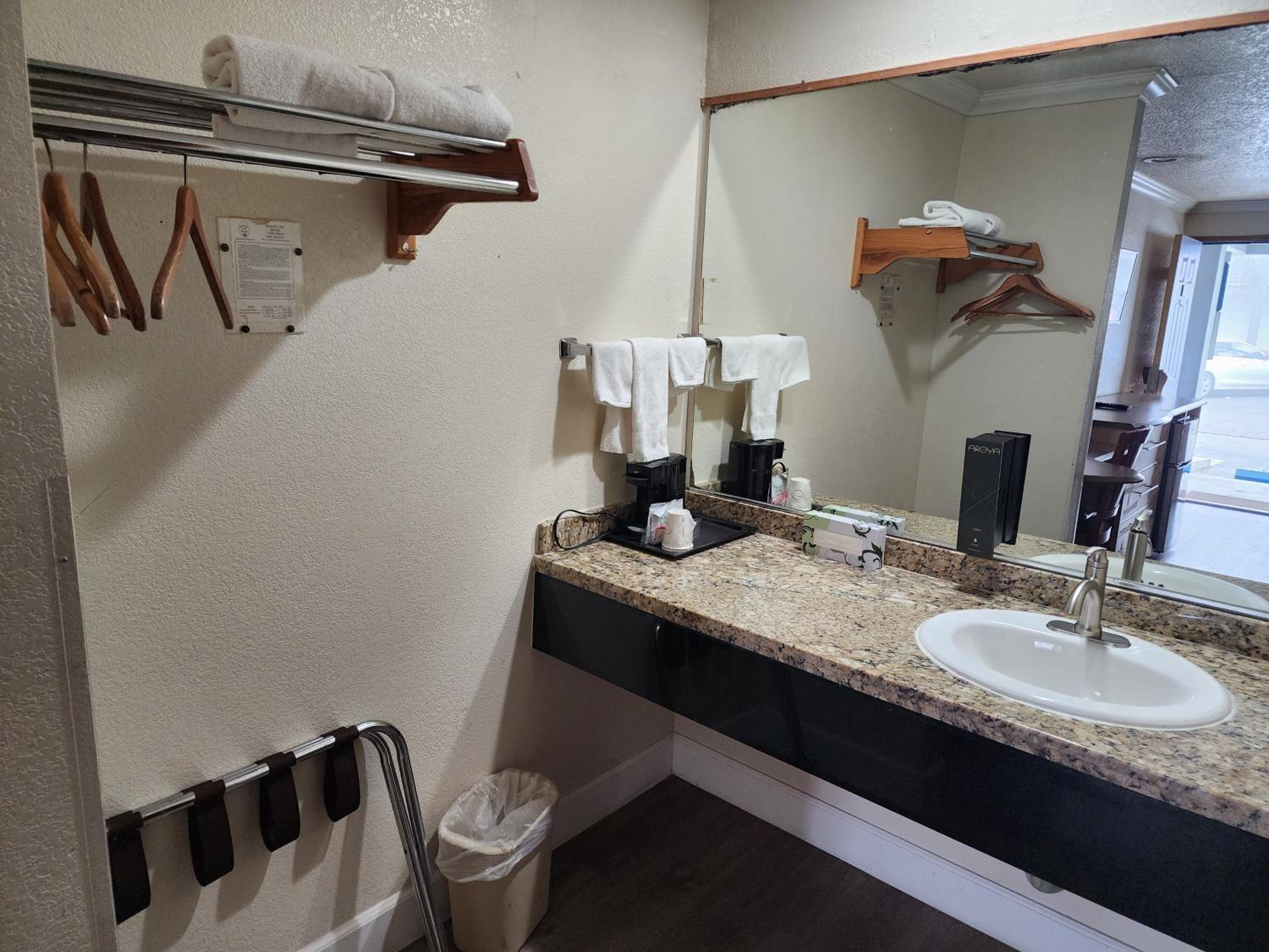 Budget Inn Corcoran Near Tulare CA 43