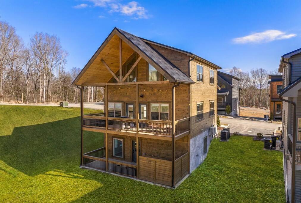 Hotel Smoky Fun Cabin