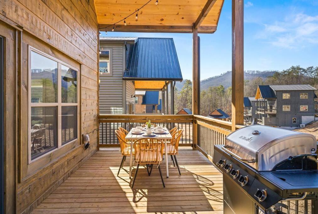 Smoky Fun Cabin view 2