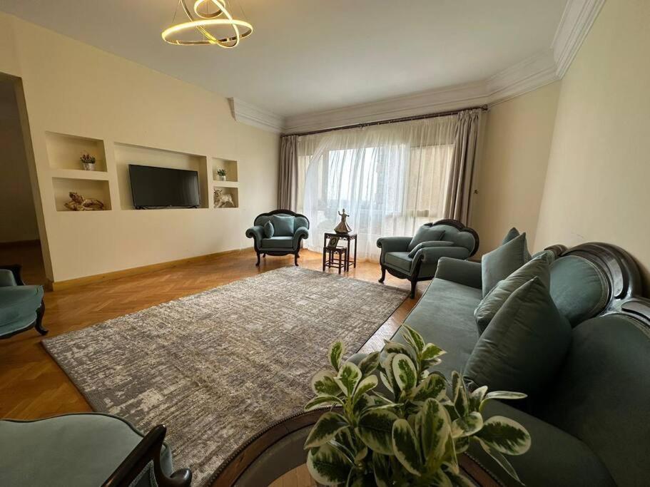 Luxurious apartment for rent with Nile view 1002