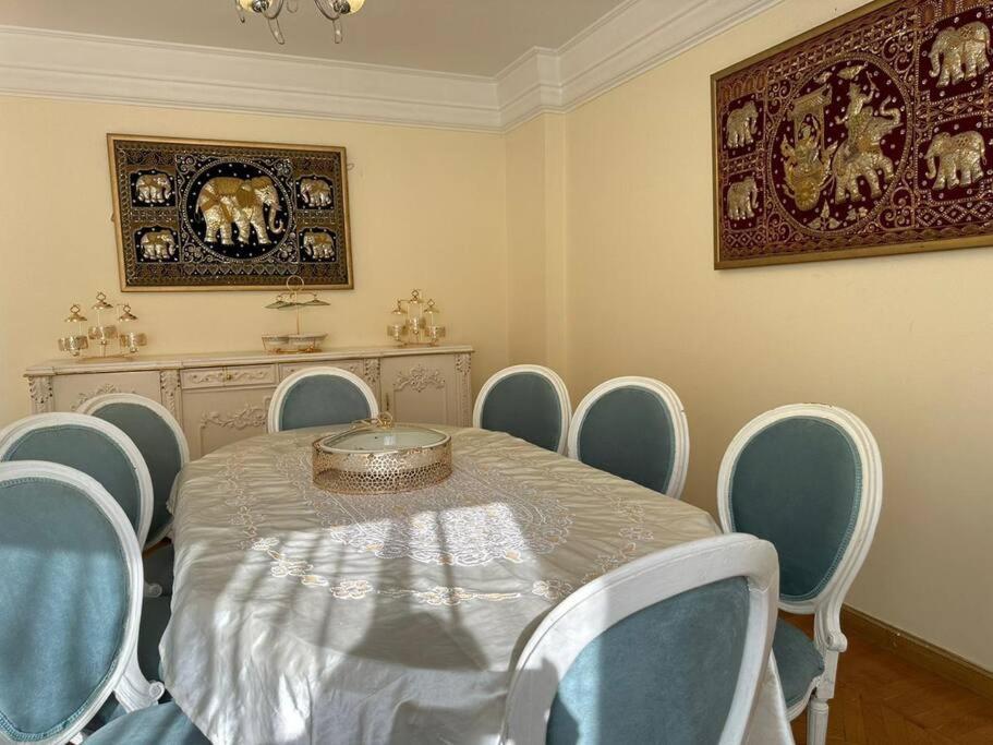 Luxurious apartment for rent with Nile view 1002
