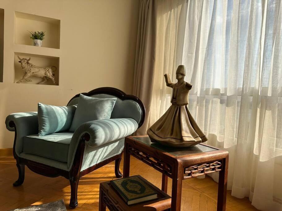 Luxurious apartment for rent with Nile view 1002