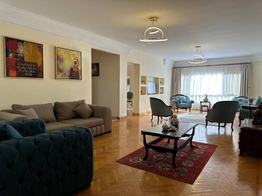 Luxurious apartment for rent with Nile view 1002