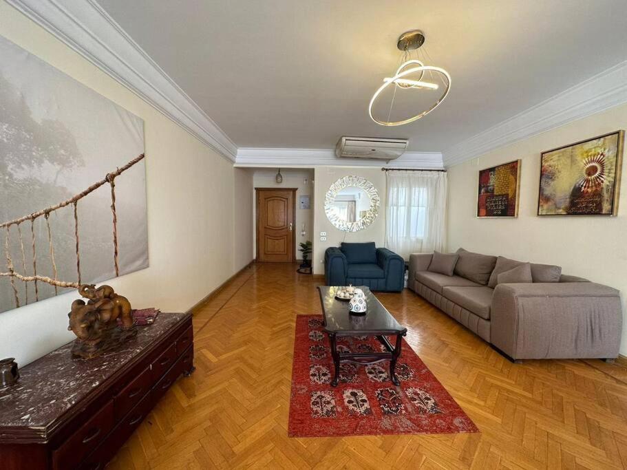 Luxurious apartment for rent with Nile view 1002