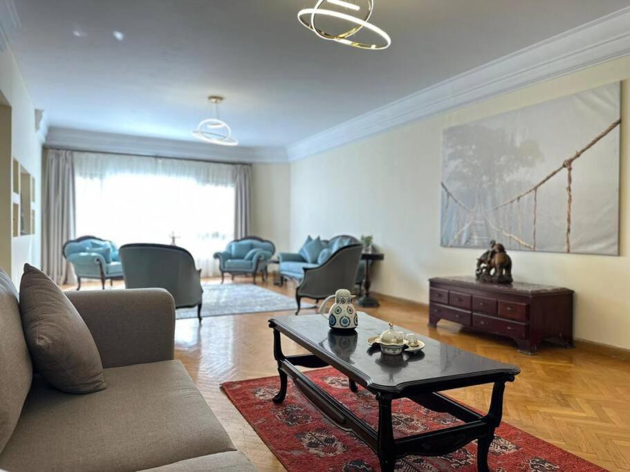 Luxurious apartment for rent with Nile view 1002