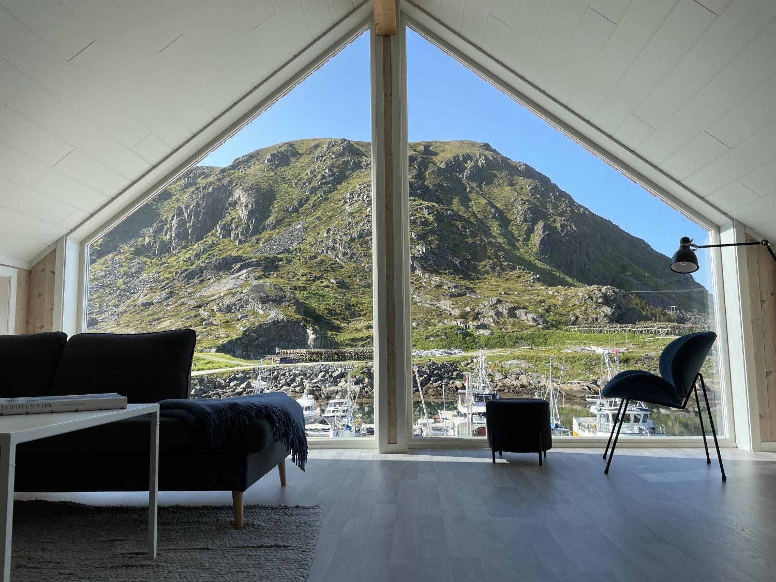 High standard Lodge Ballstad view 3
