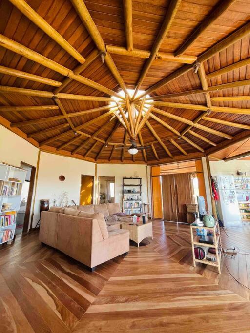 Casa Kali Sol - refúgio na natureza com vista e hidromassagem