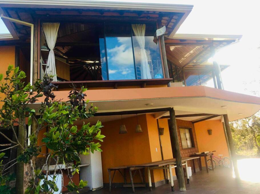 Casa Kali Sol - refúgio na natureza com vista e hidromassagem