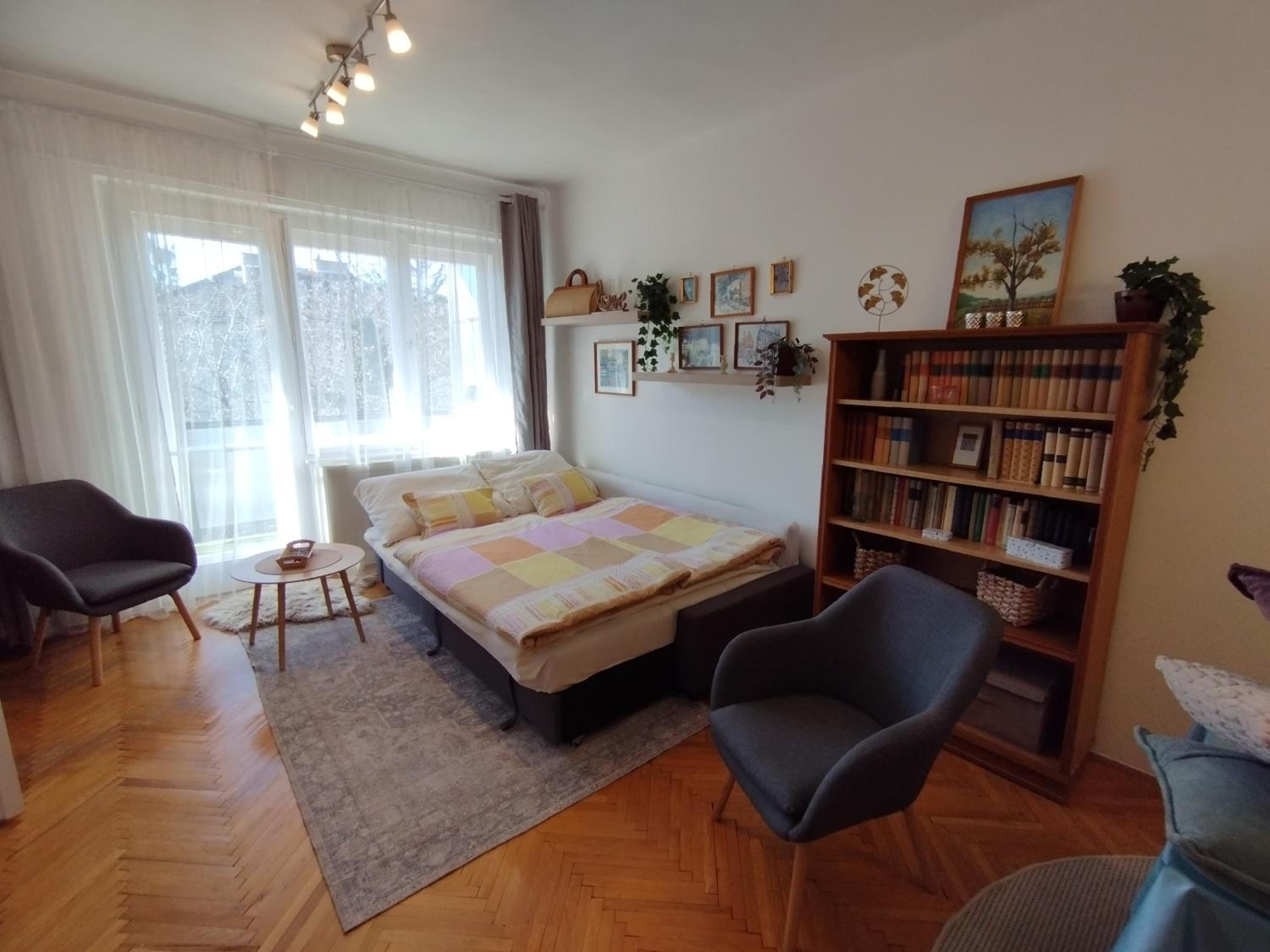 Greenview Apartment