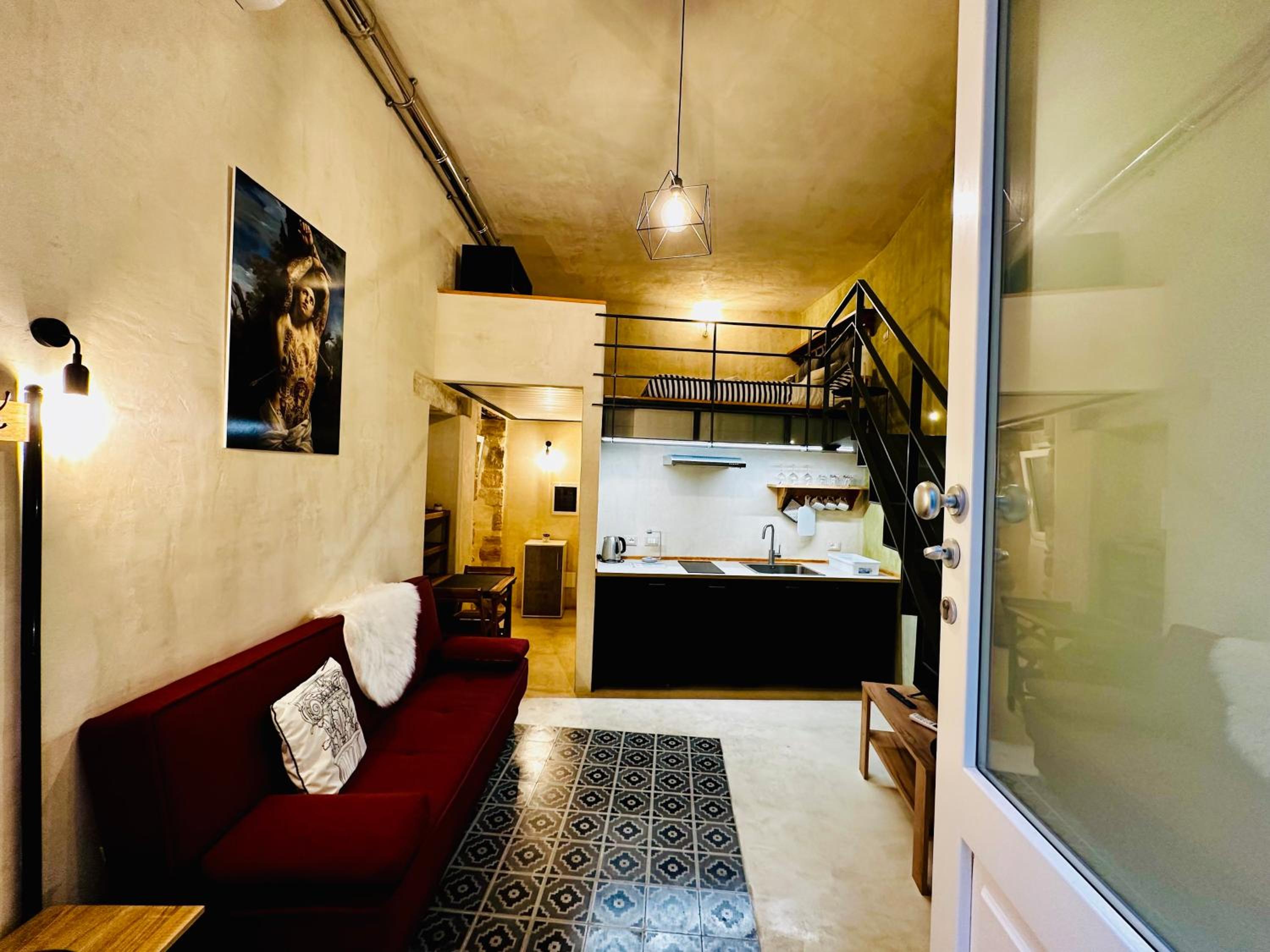 Leo Loft view 3