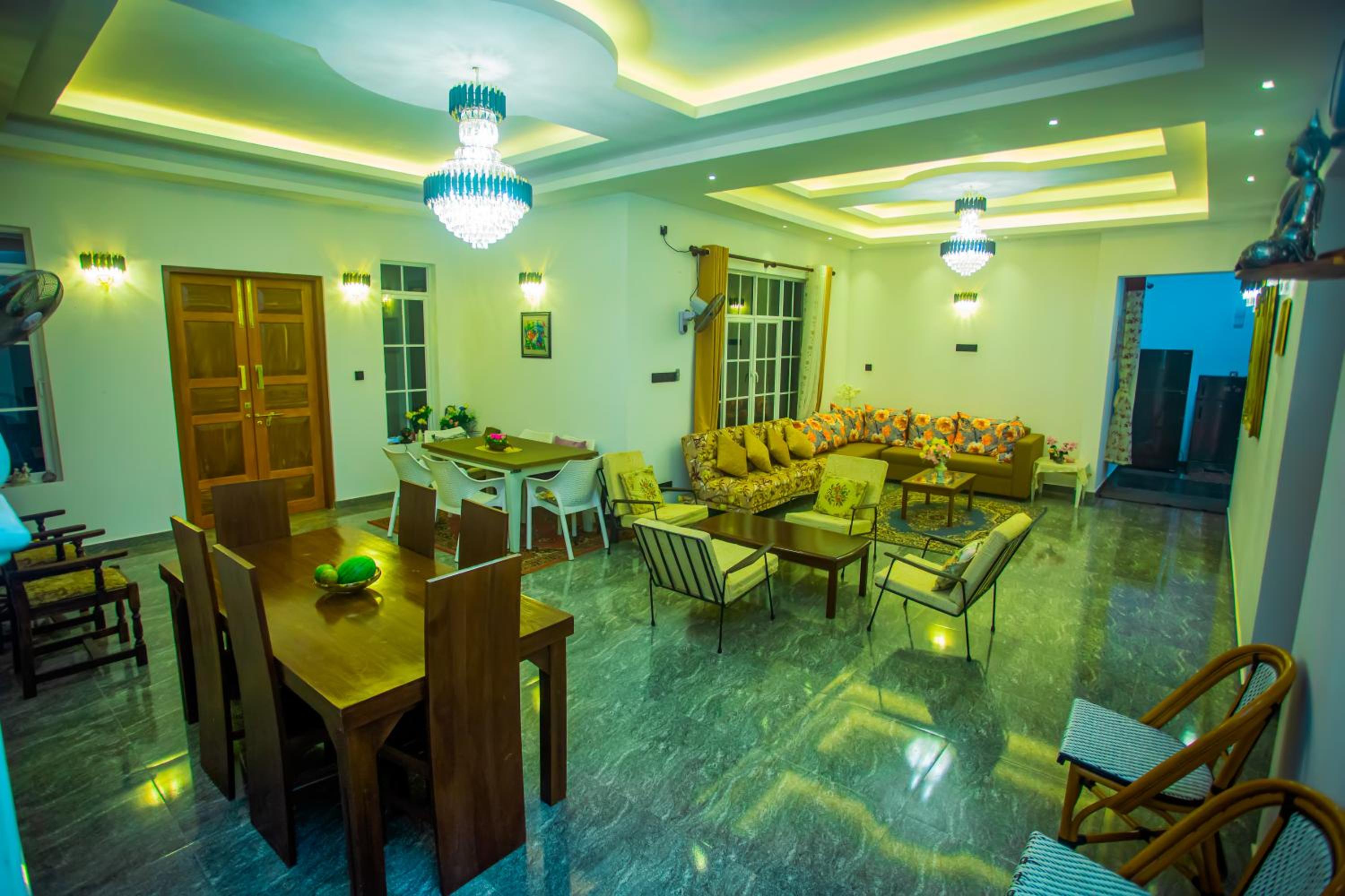 Queen's Villa