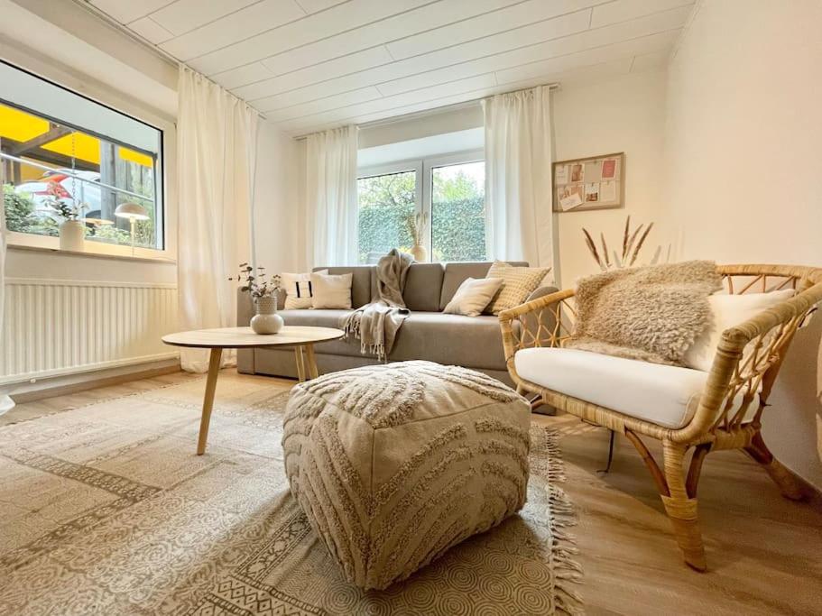 Stadt-Oase - kostenlos Parken, ruhig, Kliniken, GOP, Bali-therme, Boxspringbett