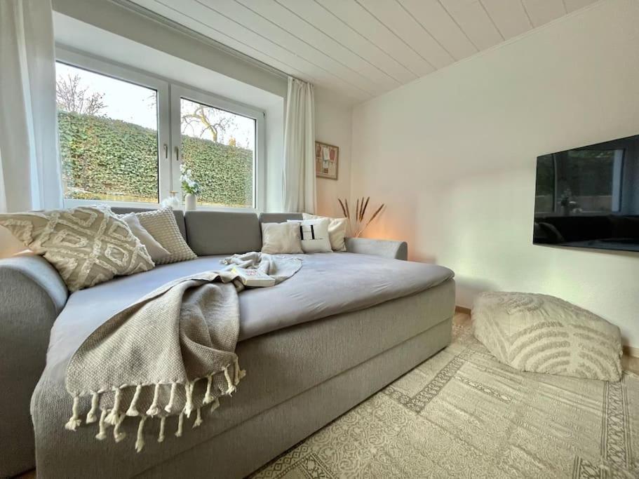 Stadt-Oase - kostenlos Parken, ruhig, Kliniken, GOP, Bali-therme, Boxspringbett