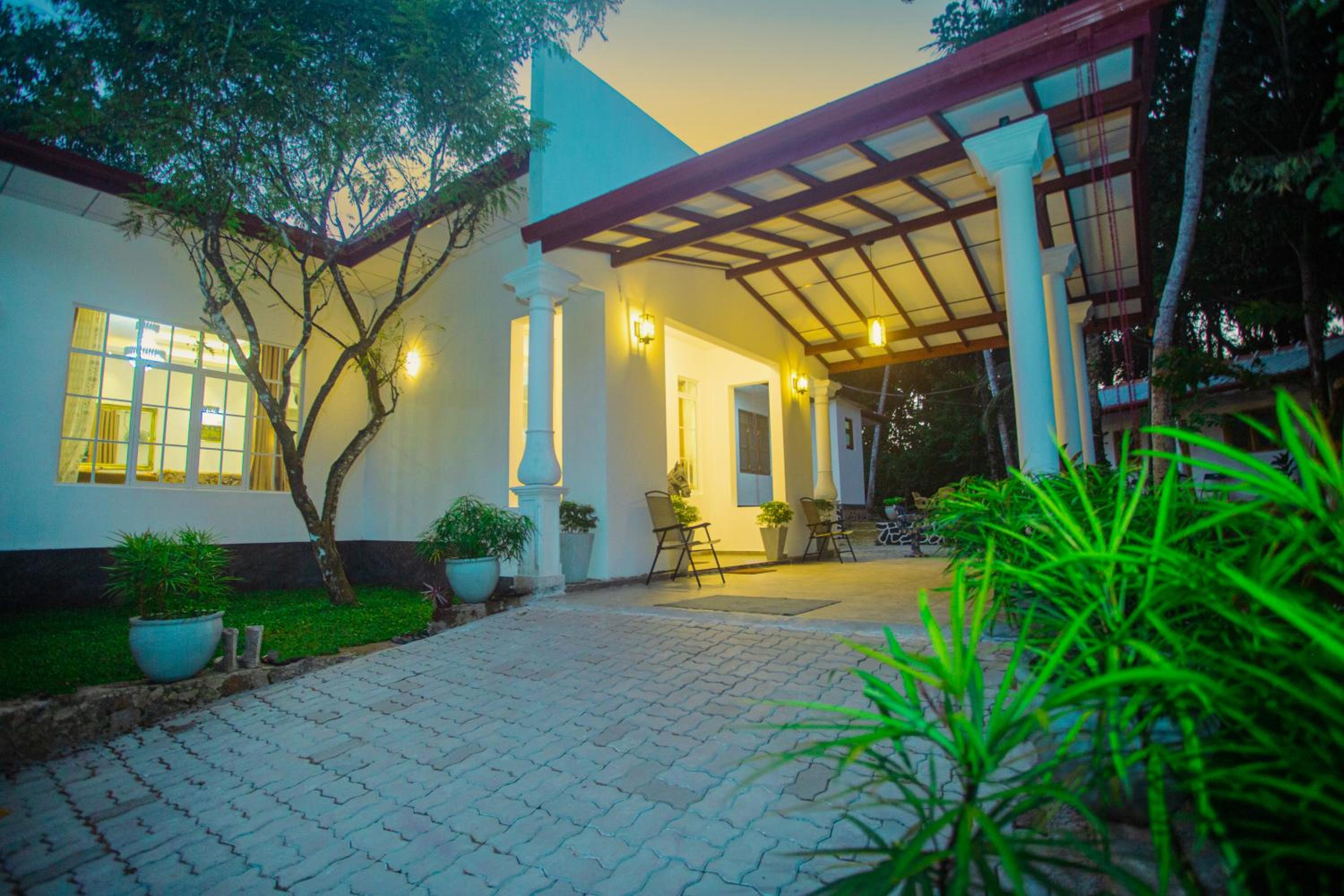 Queen's Villa