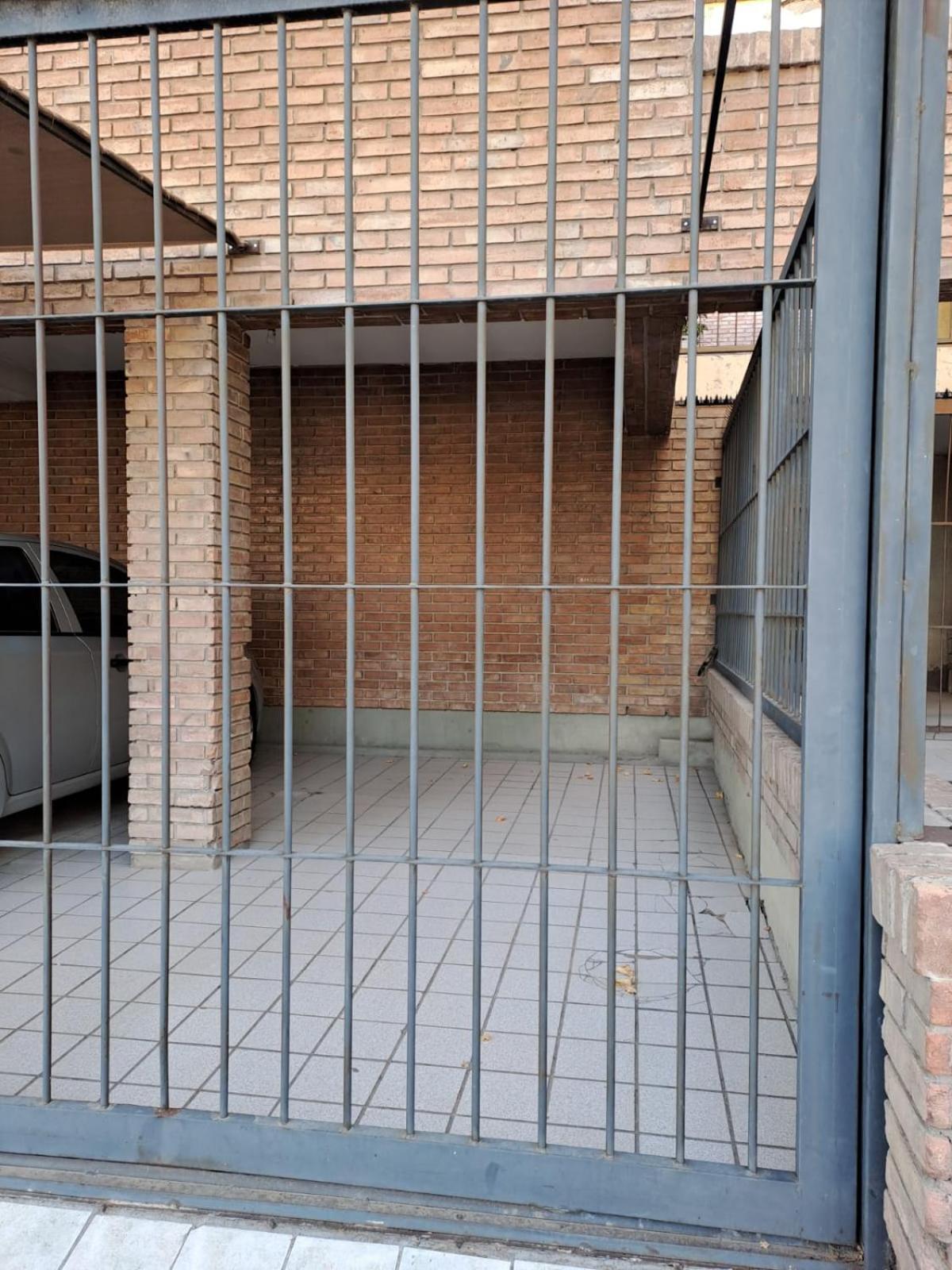 Depto Mendoza con cochera cerca del centro