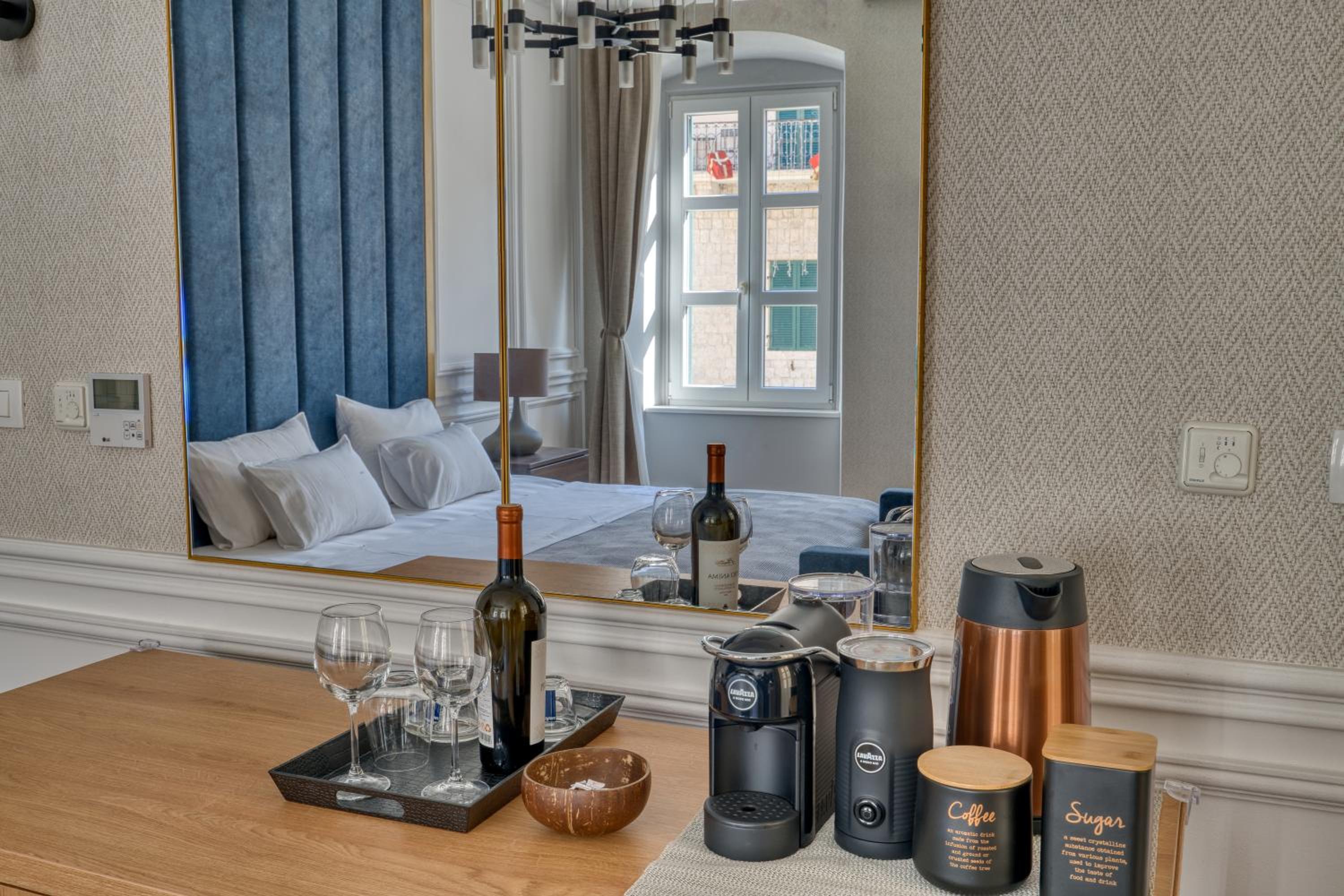 Hive Luxury Suites by MN Property view 3